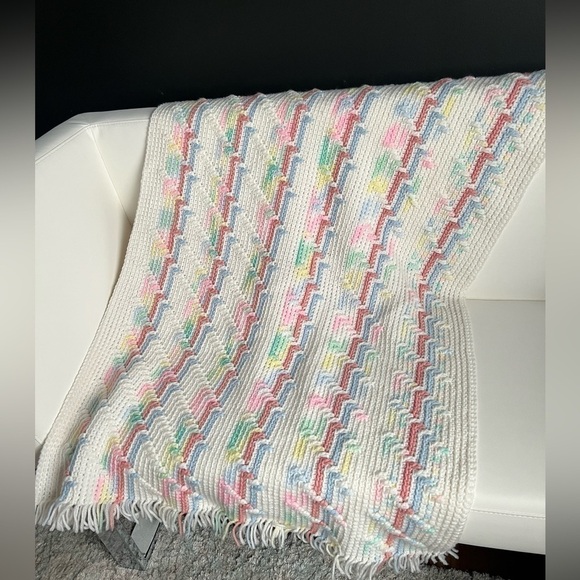 Baby Afghan - Picture 1 of 4